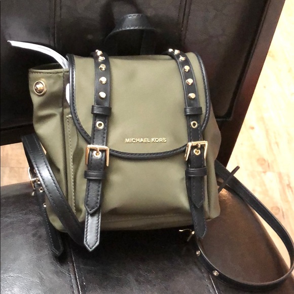 Michael Kors - Picture 1 of 2